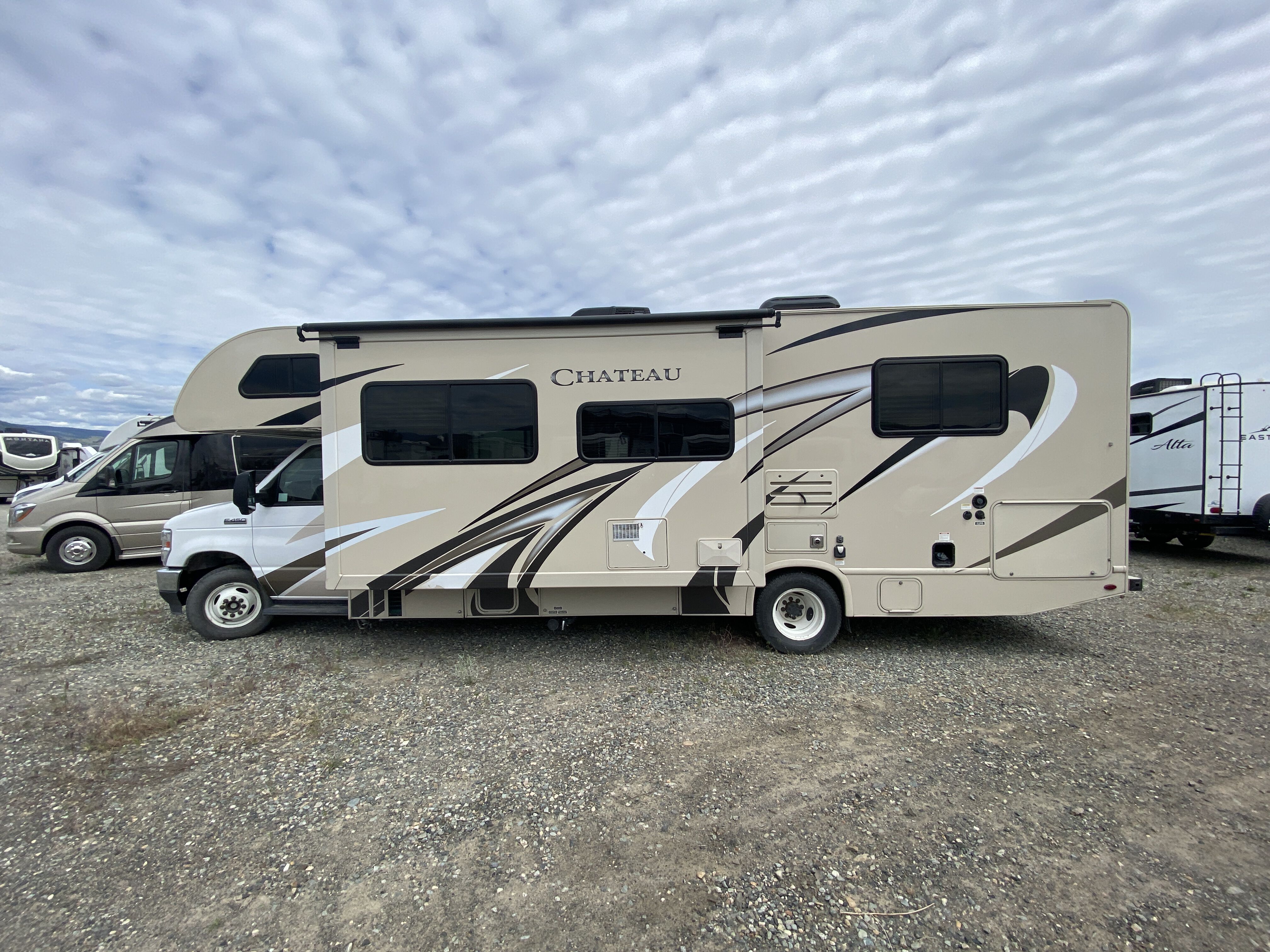 2021 THOR MOTOR COACH CHATEAU 28Z, , hi-res image number 3