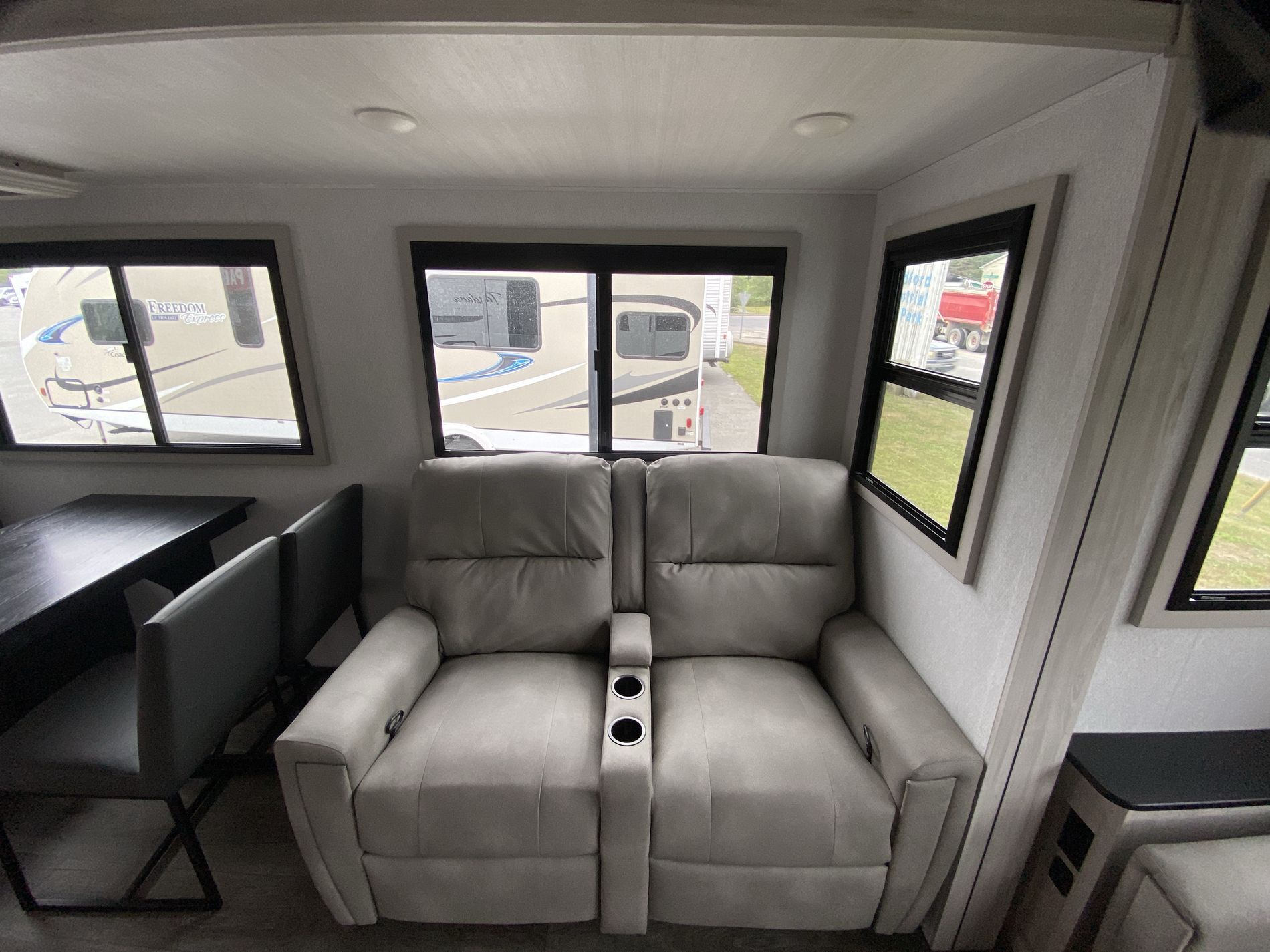 2024 EAST TO WEST RV TANDARA 28RL, , hi-res image number 17