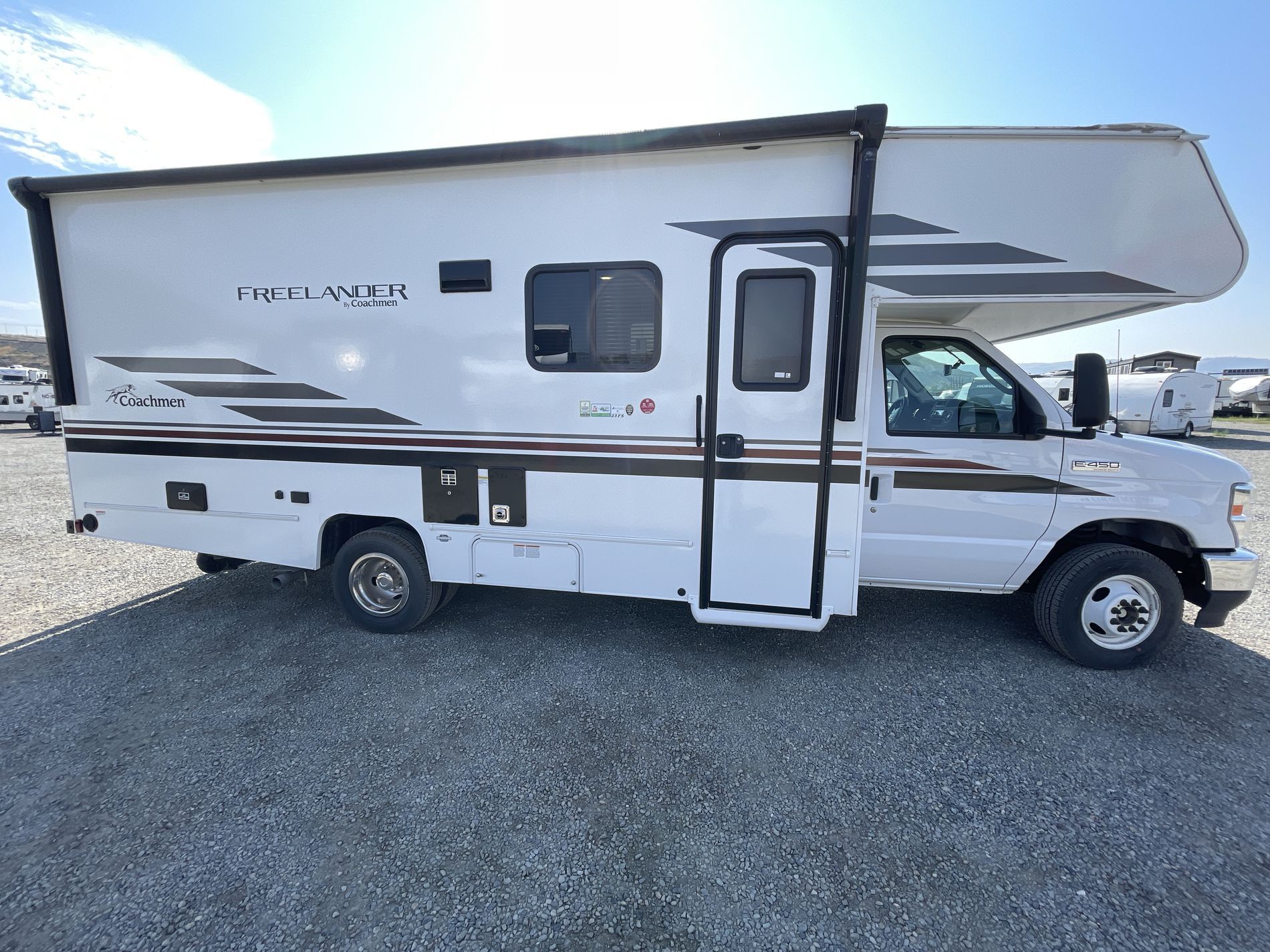 2023 COACHMEN FREELANDER 22XG