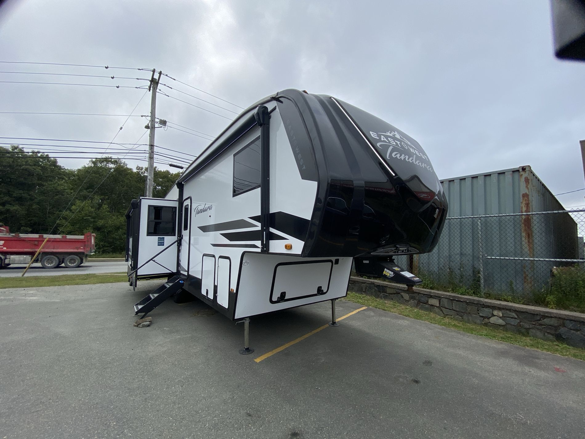 2024 EAST TO WEST RV TANDARA 28RL, , hi-res image number 0