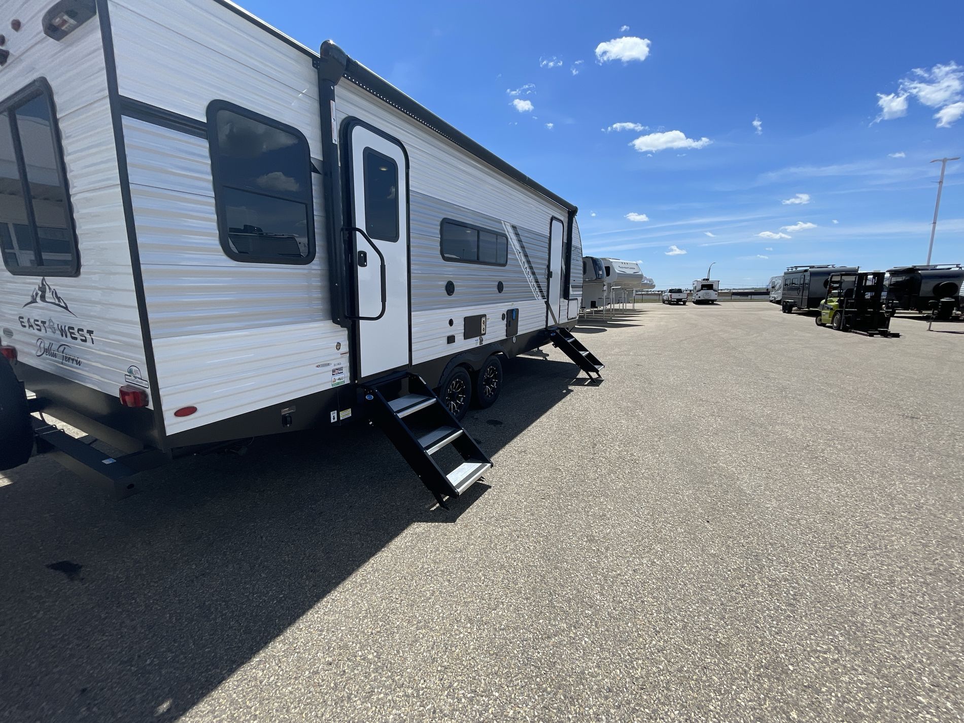 2024 EAST TO WEST RV DELLA TERRA 251RD