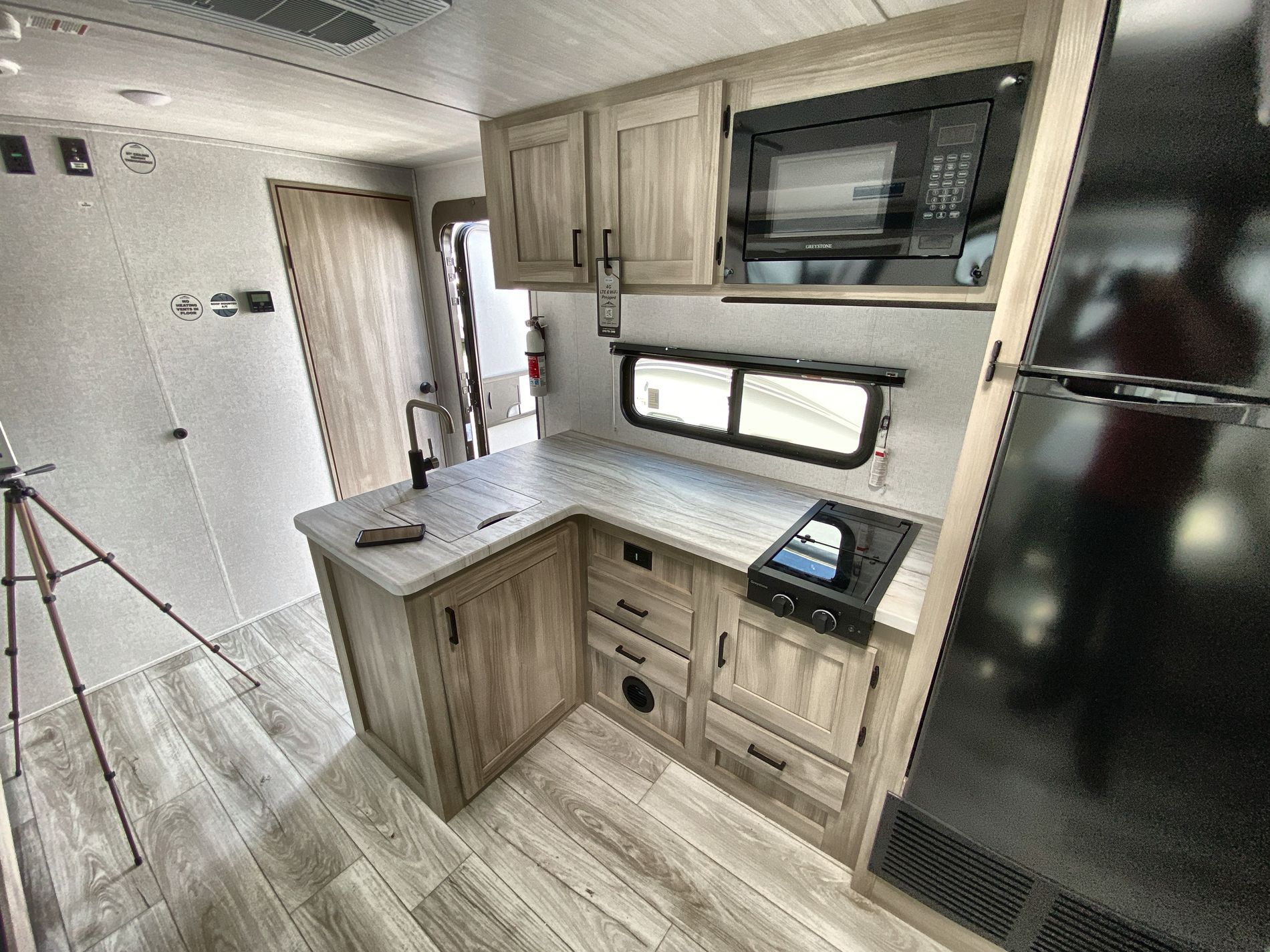 2024 EAST TO WEST RV DELLA TERRA 255BHLE, , hi-res image number 17