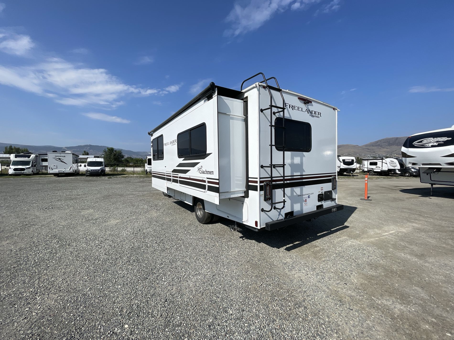 2023 COACHMEN FREELANDER 22XG