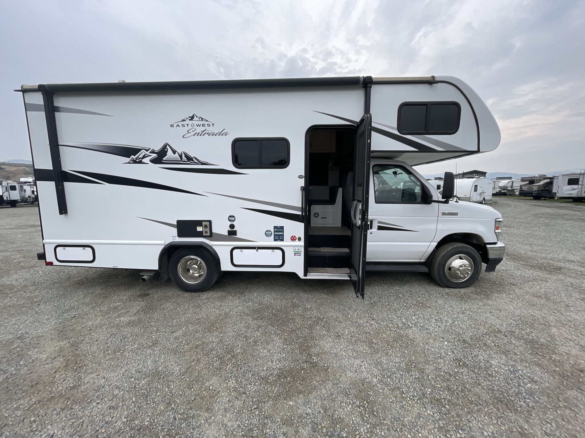 2024 EAST TO WEST RV ENTRADA 2200S*23, , hi-res image number 1