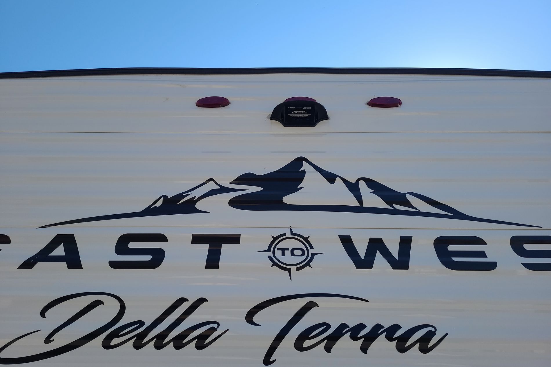 2024 EAST TO WEST RV DELLA TERRA 255BHLE