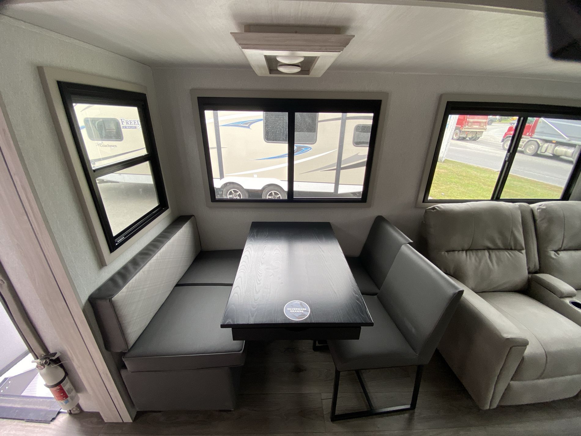 2024 EAST TO WEST RV TANDARA 28RL, , hi-res image number 12