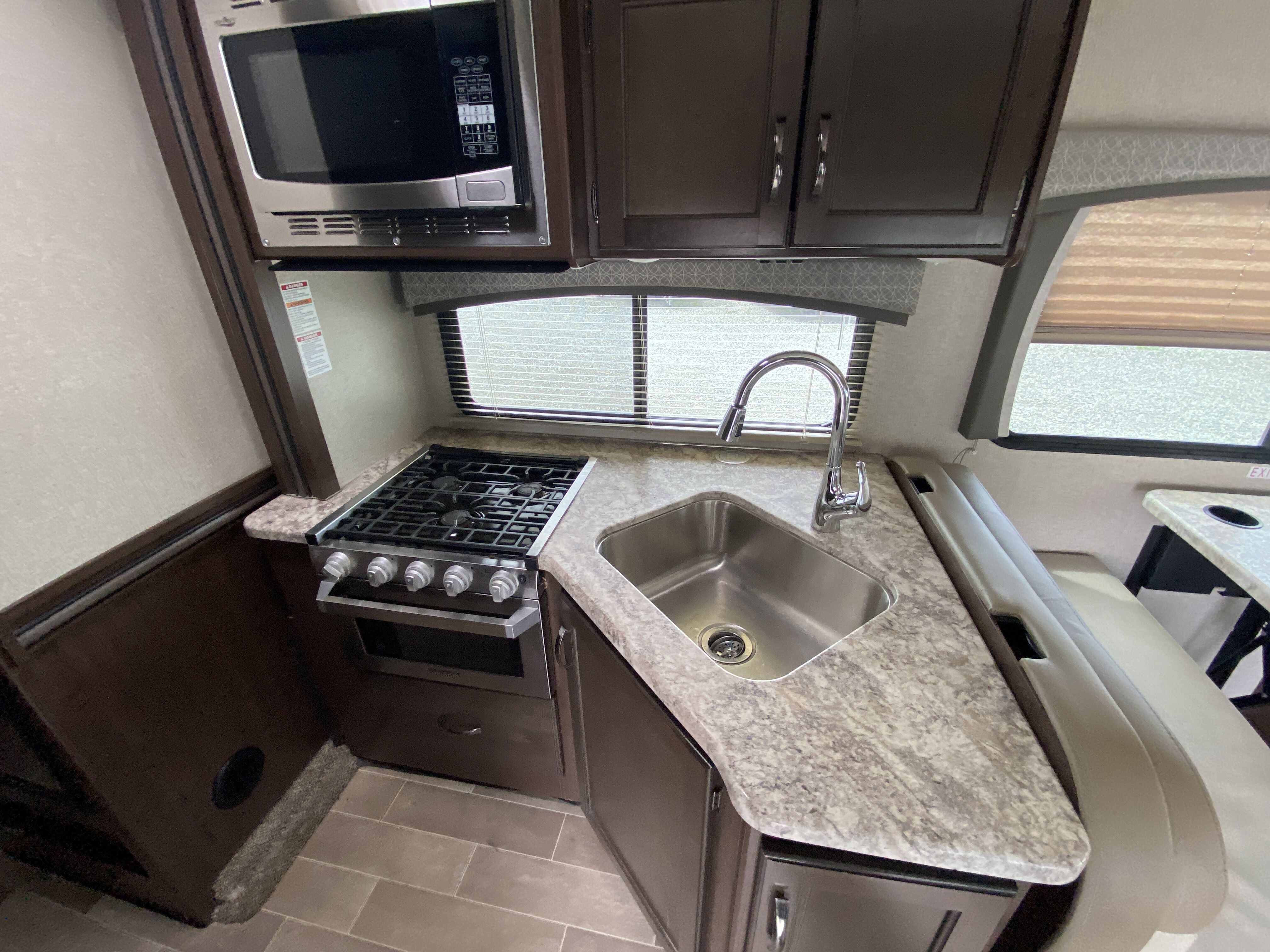 2021 THOR MOTOR COACH CHATEAU 28Z, , hi-res image number 11