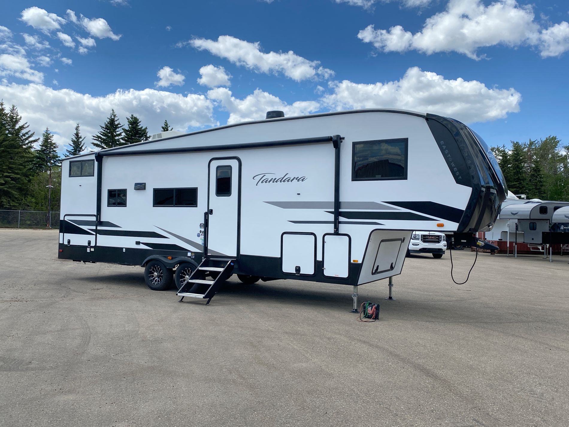 2024 EAST TO WEST RV TANDARA 27BH-OK